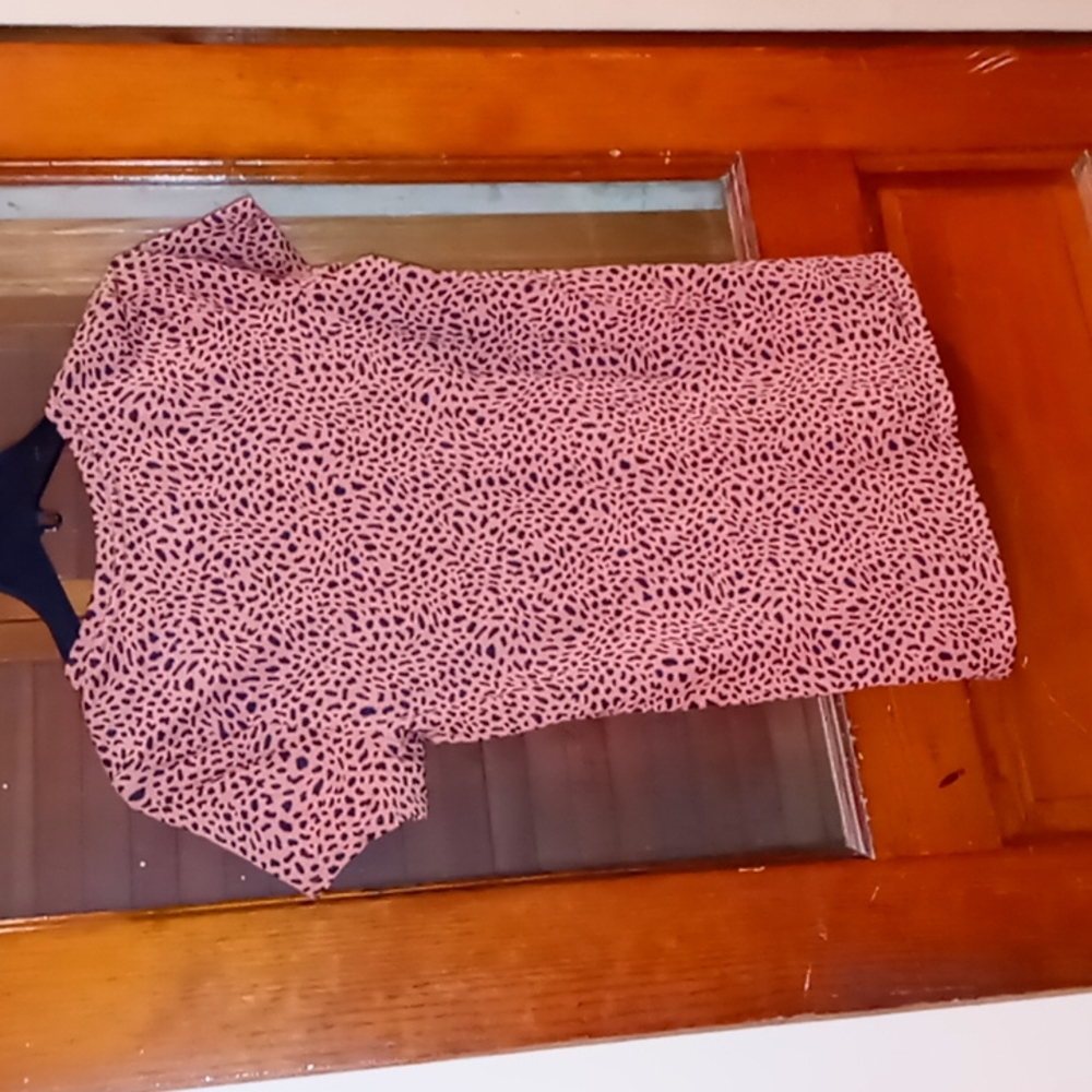 Pink Victoria Secret tee - Picture 4 of 4
